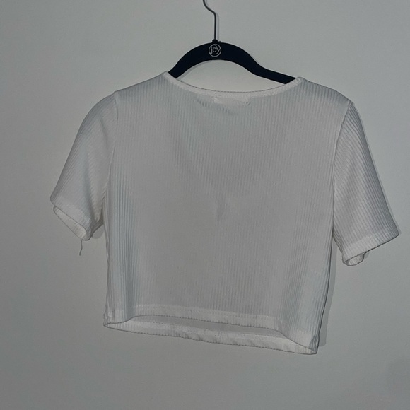 cropped tee with bow🕊️ - Picture 2 of 3